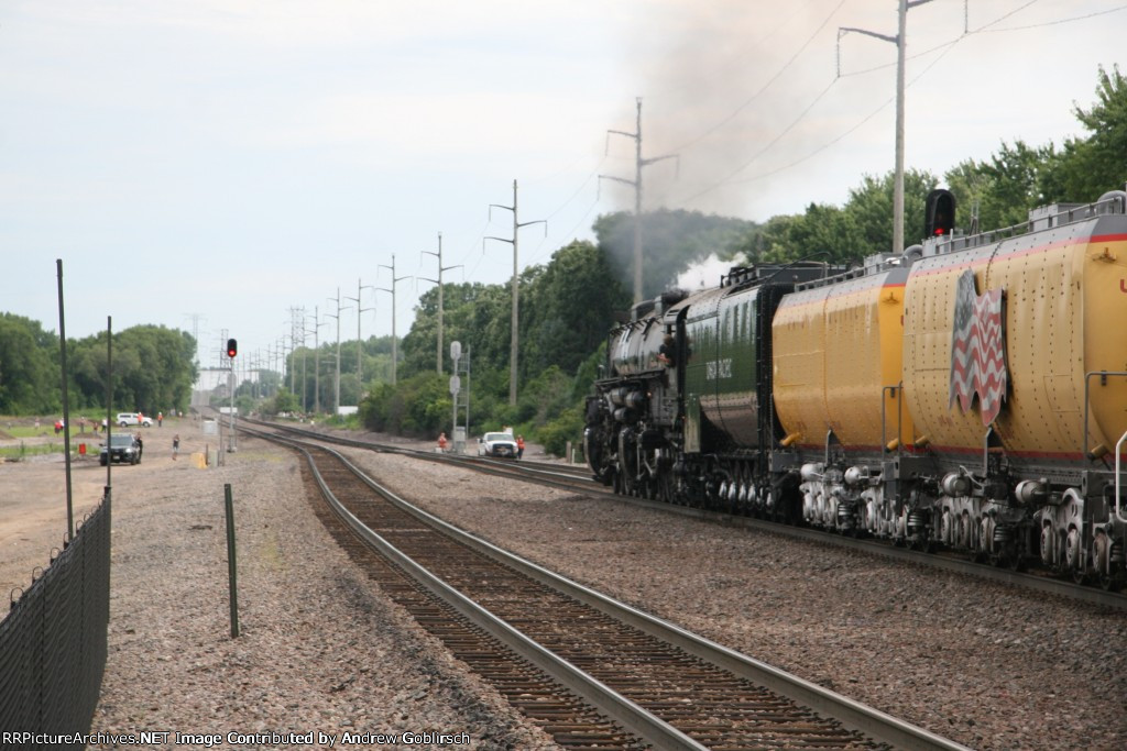 UP 4014, 814 + 809 Behind Left Side